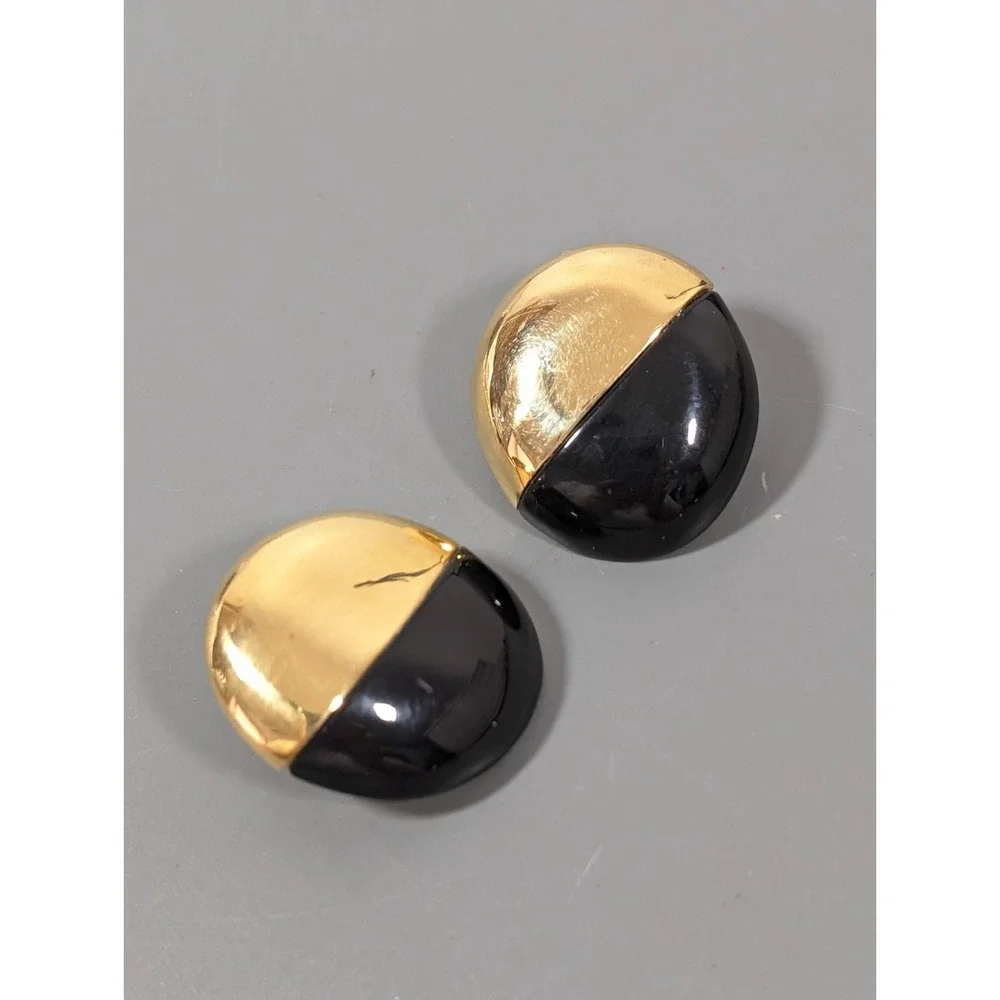 Liz Claiborne Vintage Black Gold Colorblock Dome Earrings Pierced Classic‎